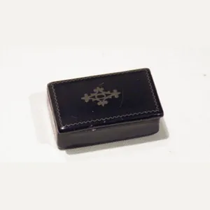 Georgian Miniature Paper mâché Snuff Box.