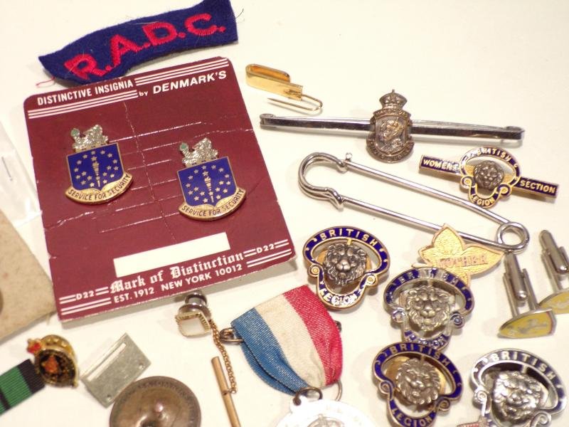 Large Collection of Vintage Badges, Brooches etc — image 2