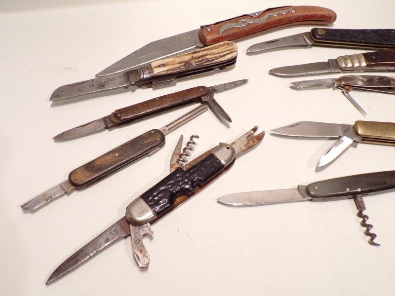 10 Vintage Folding Knives. — image 3