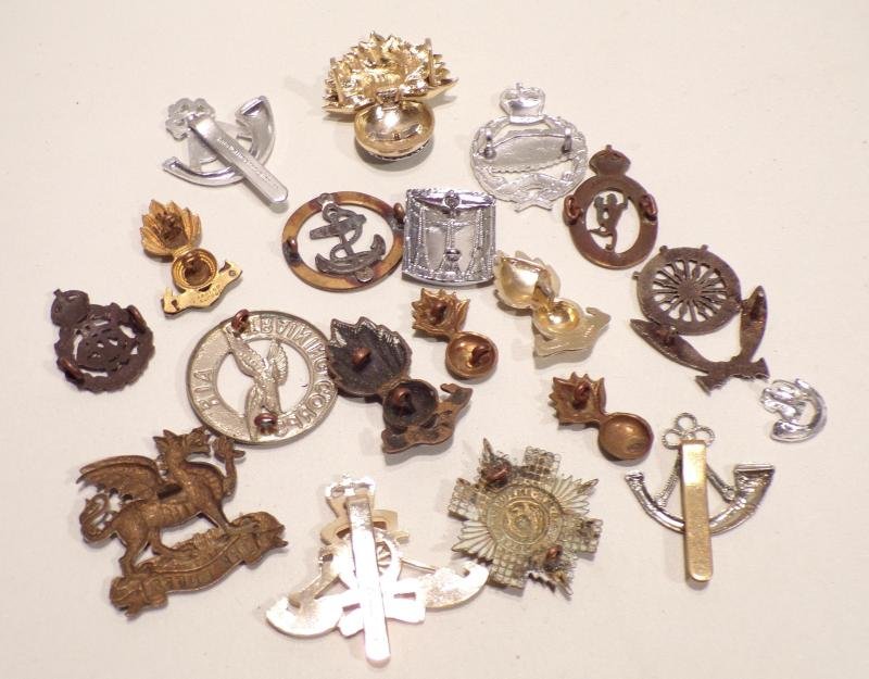 Collection of 18 Mixed Vintage Cap Badges — image 2
