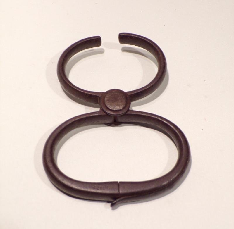 Antique Hiatt Come Along or Nipper Handcuffs — image 2