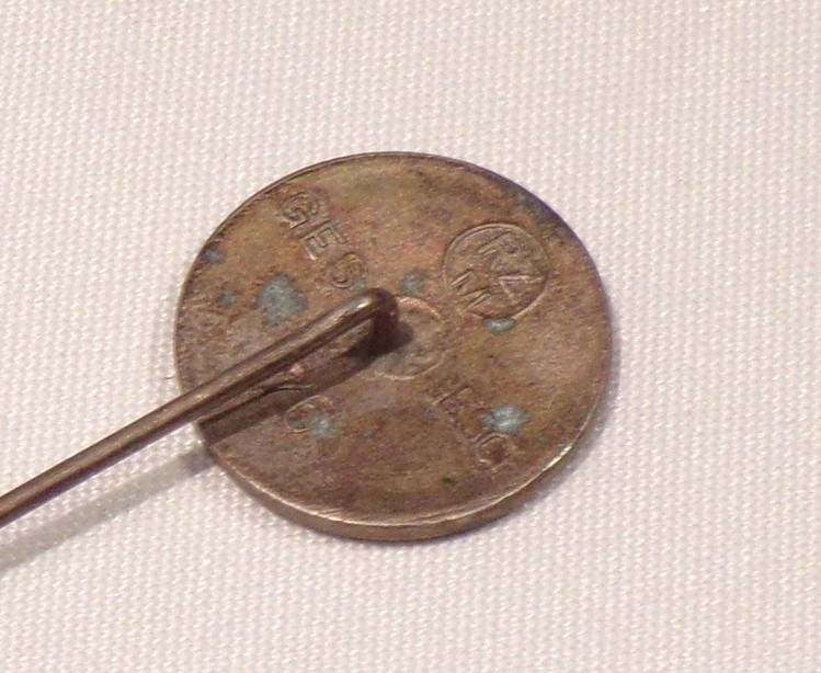 1930's German National Socialist Welfare Pin. — image 3