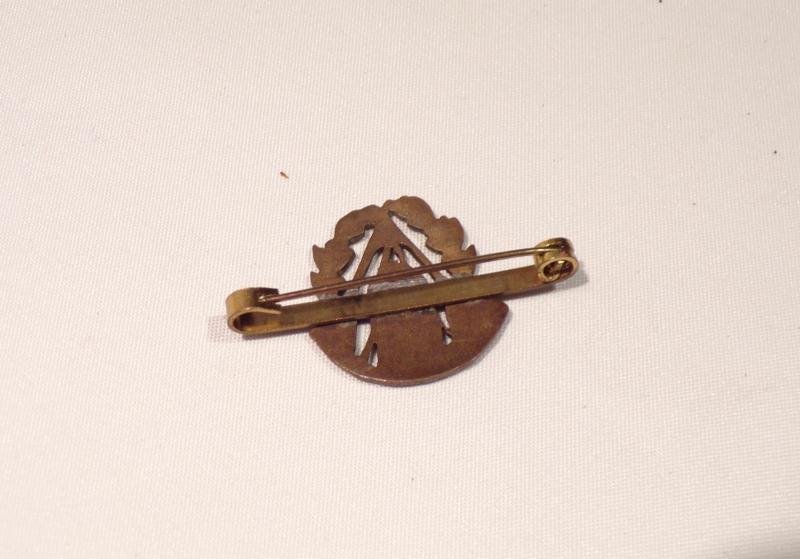Vintage National Rifle Club? Pin Badge — image 2