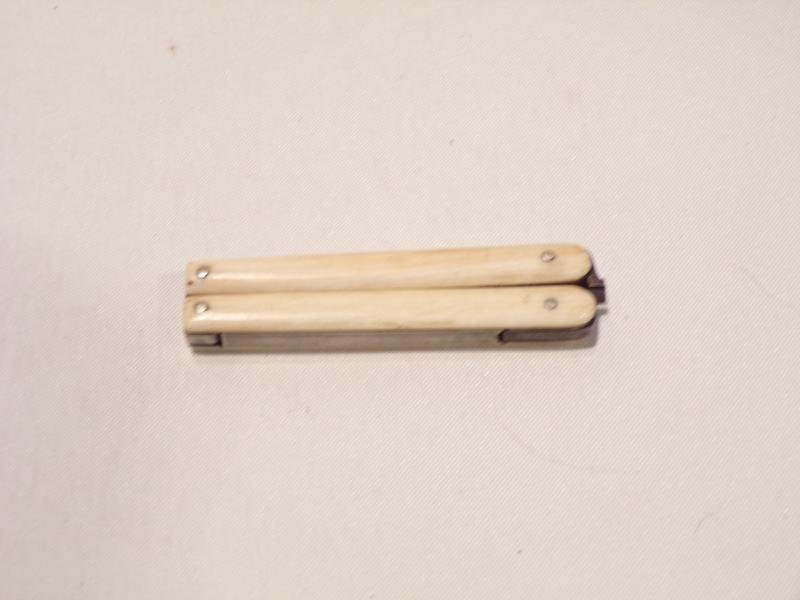 Victorian Folding Pocket Scissors. — image 3