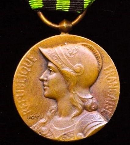 France: Franco-Prussian War Medal 1870-1871. 1st 'Ordnance' issue type (Medaille Commemorative De La Guerre 1870-1871). With silver clasp 'Engage Volontaire' — image 2