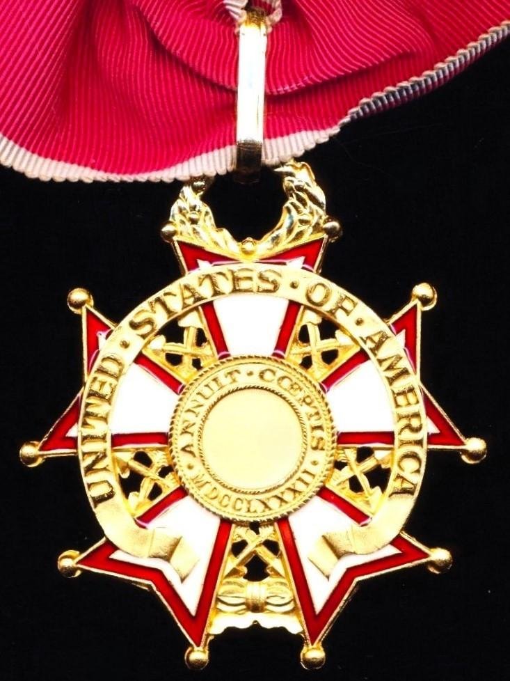 United States of America: Legion of Merit. Commander (or 2nd grade) Neck Badge. Gilt & enamel — image 4