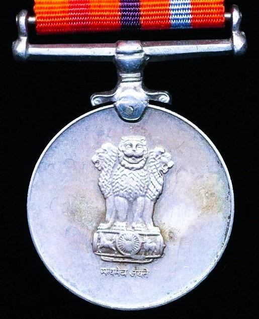 India: 1965 India-Pakistan War Medal (Raksha Medal 1965). Officially impressed naming (2731432 Sep. Tuka Ram Kumbar. D. S. C.) — image 2