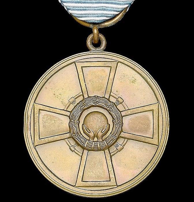 Finland: Medal of Physical Education and Sports. Bronze grade. 1st type badge with 1945 reverse legend 'Urheilu Isanmaa' — image 2