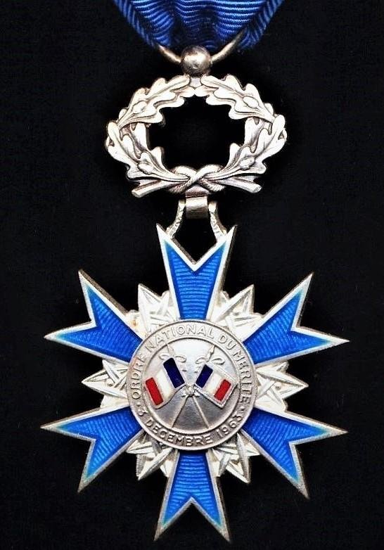 France: Order Of National Merit 1963- (Ordre National Du Merite 1963). 5th Class 'Chevaliers' silvered & enamel breast badge — image 5