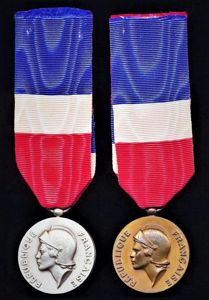 France: Pair of Medals of Honour for Civilian Workers of …
