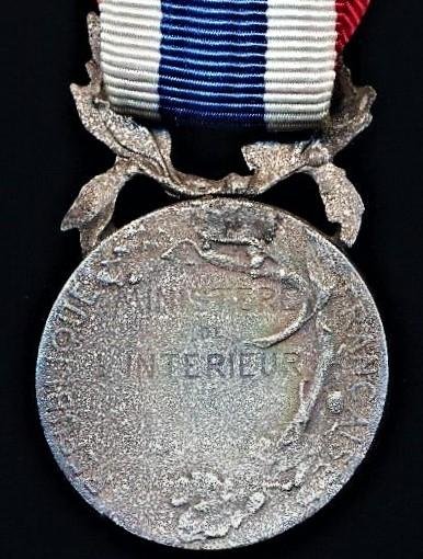 France: Medal of Honour of the French Police (Medaille D'Honneur De La Police Nationale). Intermediate model 1936-1937. Silvered bronze — image 2