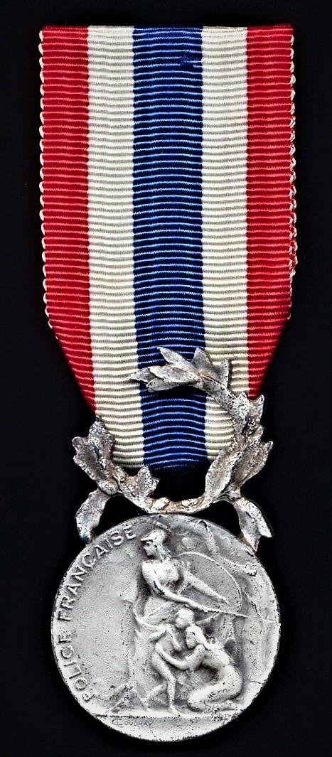 France: Medal of Honour of the French Police (Medaille D'Honneur De La Police Nationale). Intermediate model 1936-1937. Silvered bronze — image 3