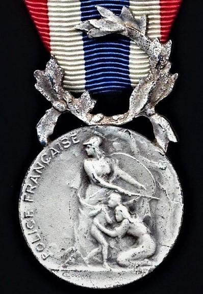 France: Medal of Honour of the French Police (Medaille D'Honneur De La Police Nationale). Intermediate model 1936-1937. Silvered bronze — image 4