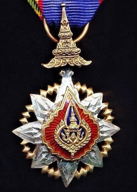 Thailand: Order of the Crown. 4th class 'Officer' breast badge. Silver gilt & enamel — image 2