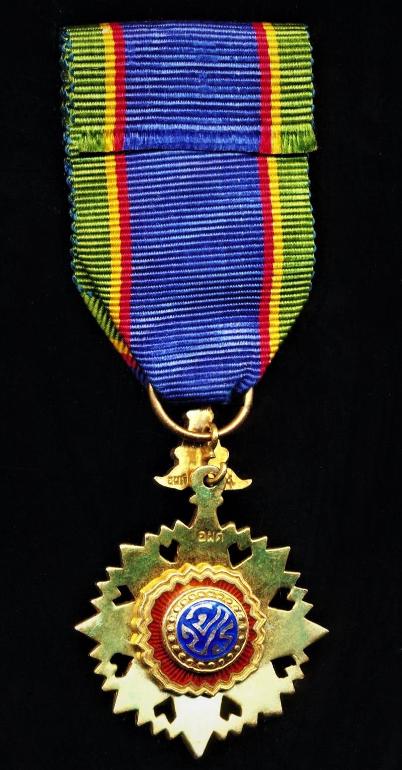 Thailand: Order of the Crown. 4th class 'Officer' breast badge. Silver gilt & enamel — image 4
