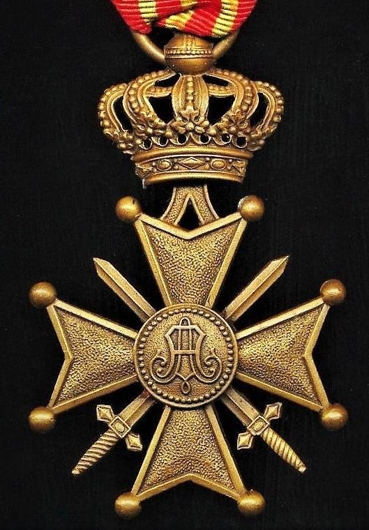 Belgium: Cross of War 1914-1918 (Croix De Guerre 1914-1918). With 2 x bronze rampant 'Lion' citation & 3 x bronze 'Palms' emblems (these all with 'A' cyphers), on riband — image 5