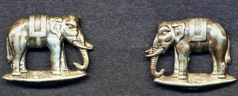 British India: South India Railway Battalion. Pair of Officer's English silver hallmarked regimental 'Collar Badges' — image 3