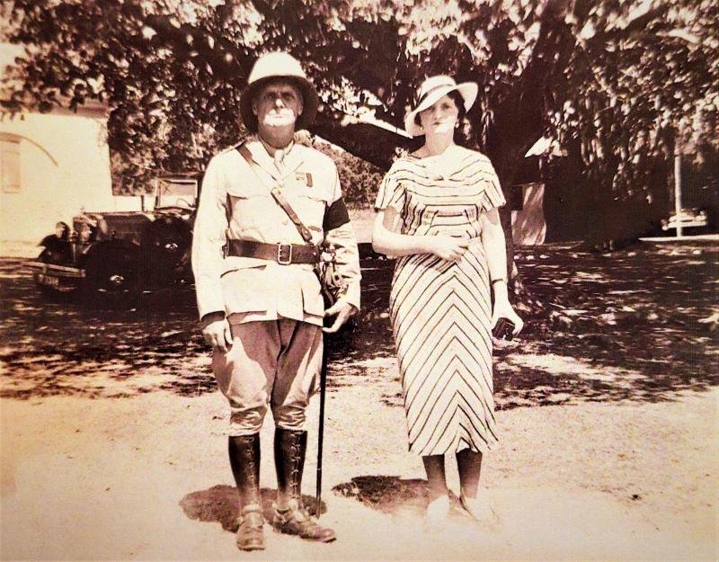 British India: South India Railway Battalion. Pair of Officer's English silver hallmarked regimental 'Collar Badges' — image 4