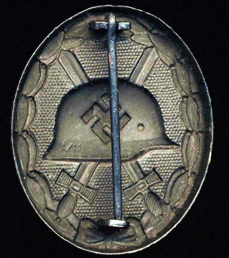 Germany (Third Reich): Wound Badge (Verwundetenabzeichen).'Black' 3rd class award — image 2