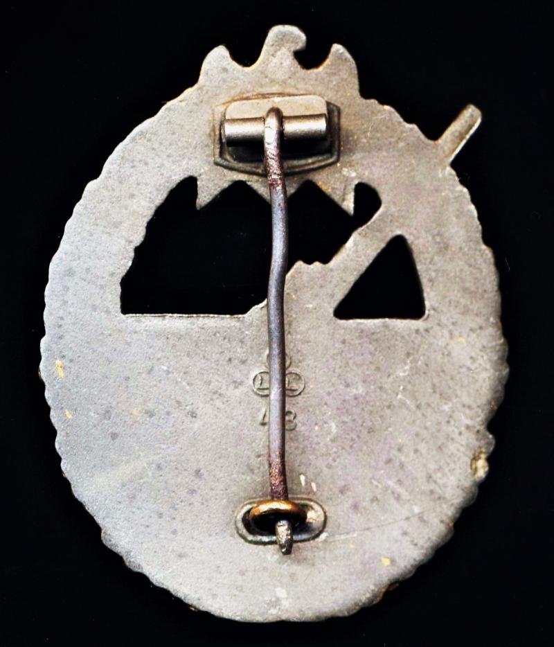 Germany (Third Reich): Kriegsmarine War Badge for the Coastal Artillery (Kriegsabzeichen für die Marineartillerie) — image 2