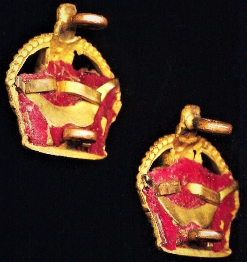 British Indian Army: Pair of Major's / Colonel's Crown full-size rank insignia. The officers gilding metal insignia worn from from circa 1920-1946 — image 2
