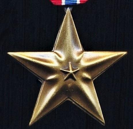United States: Bronze Star Medal. With 'V' Combat Valor & 'Silver Oakleaf Cluster'. 1950-1970 era issue — image 2