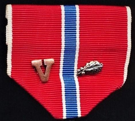 United States: Bronze Star Medal. With 'V' Combat Valor & 'Silver Oakleaf Cluster'. 1950-1970 era issue — image 3