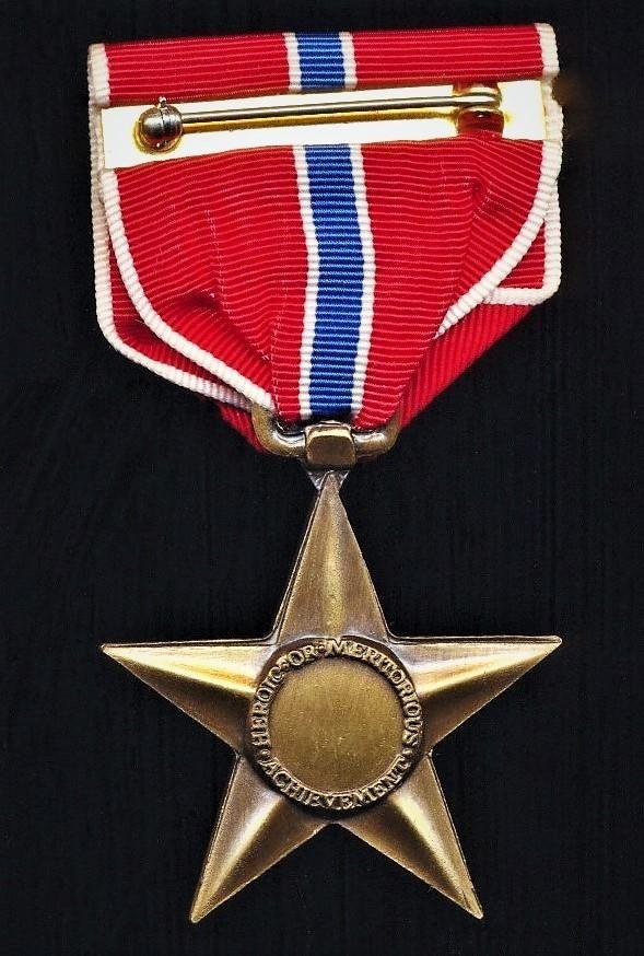 United States: Bronze Star Medal. With 'V' Combat Valor & 'Silver Oakleaf Cluster'. 1950-1970 era issue — image 4