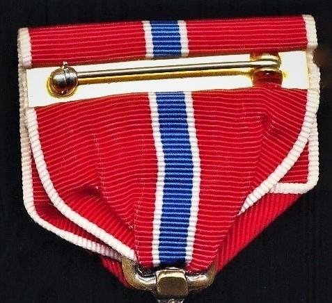 United States: Bronze Star Medal. With 'V' Combat Valor & 'Silver Oakleaf Cluster'. 1950-1970 era issue — image 5