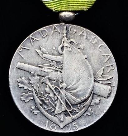 France: Madagascar Medal (2nd Expedition) 1895 (Medaille Du Madagascar 1895). With ornate Paris Mint silver laurel branch spray emblem with date '1895' on riband — image 5