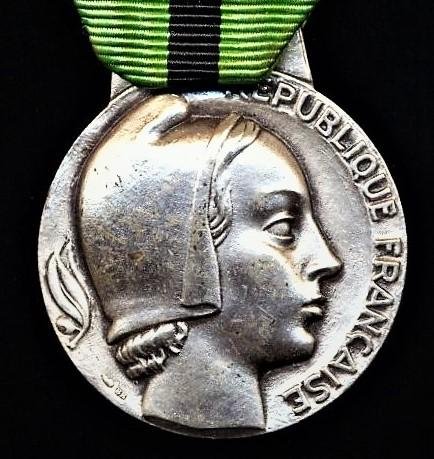 France: Medal of the Patriot Resisting the Occupation of the Departments of the Rhine and Moselle 1939-1945 — image 2