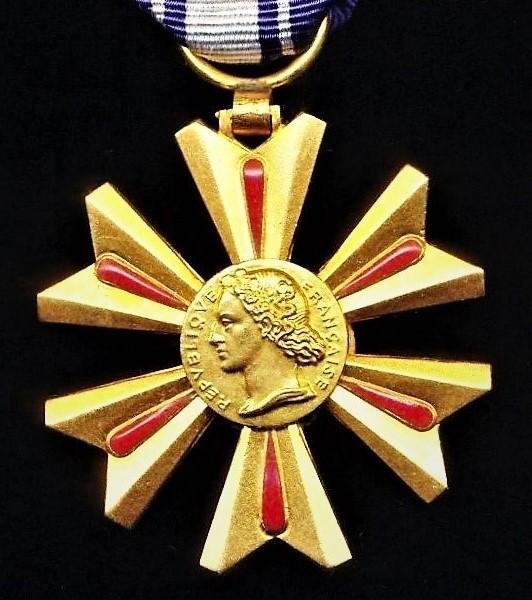 France: Order of Blood Merit 'Officer' class with silk rosette on riband (la Croix de Officier du Merite Sang) — image 2