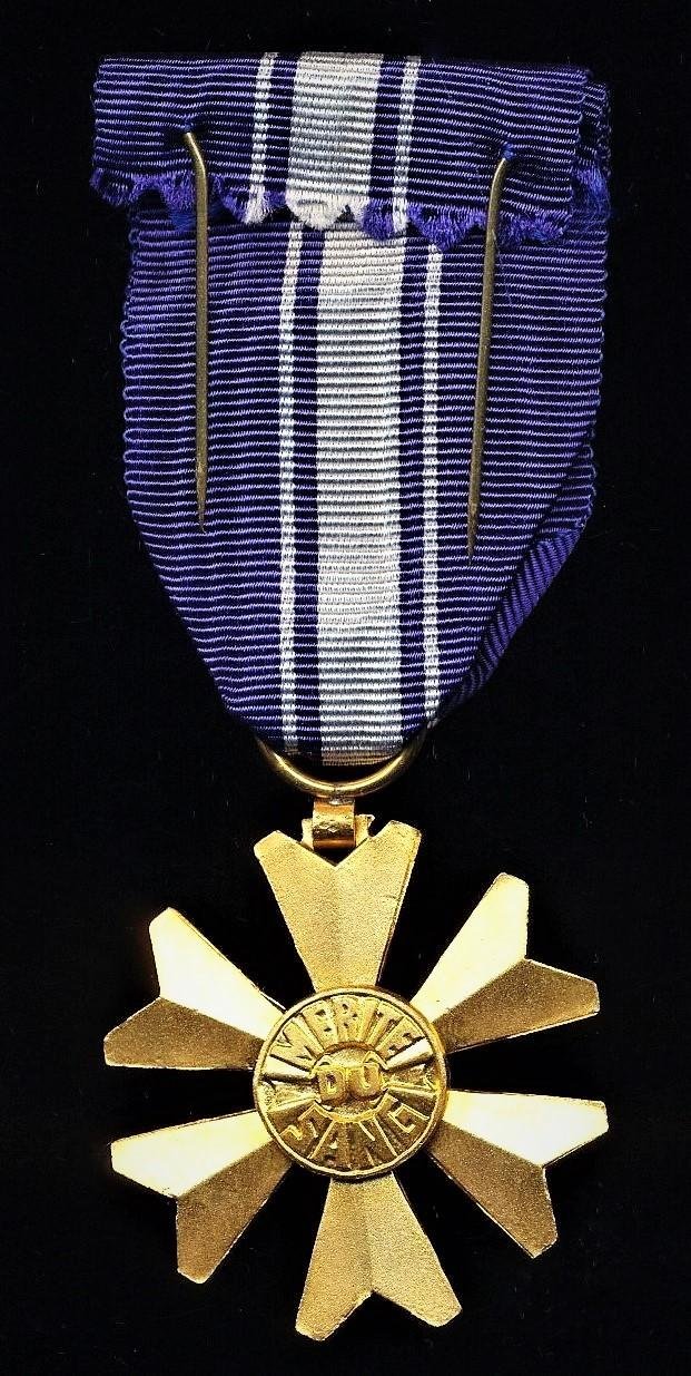 France: Order of Blood Merit 'Officer' class with silk rosette on riband (la Croix de Officier du Merite Sang) — image 4