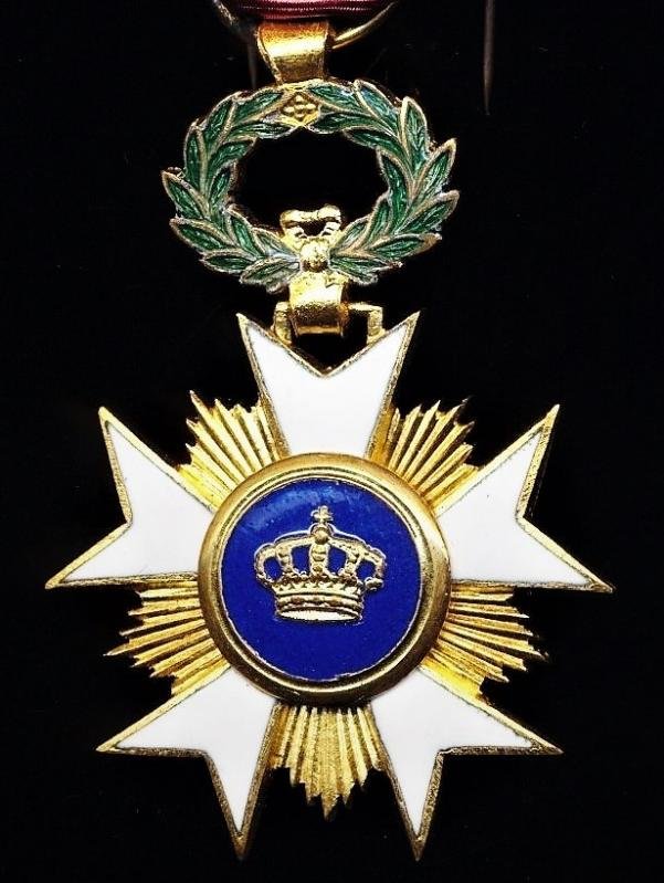 Belgium: Order of the Crown. 4th Class 'Officer' (Ordre de la Couronne, officier / Kroonorde, officier). With silk rosette on riband — image 2