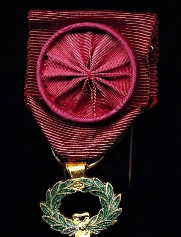 Belgium: Order of the Crown. 4th Class 'Officer' (Ordre de la Couronne, officier / Kroonorde, officier). With silk rosette on riband — image 3