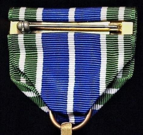 United States: Army Achievement Medal (Instituted 1981). With 3 x 'Silver Oakleaf Clusters' n riband — image 5
