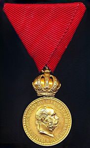 Austria (Empire): Military Merit Medal 'Signum Laudis'. Emperor Franz Joseph …