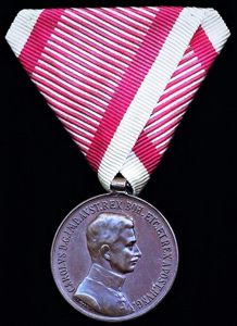 Austria (Empire): Bravery Medal. Emperor Karl 1 issue circa 1917-1918. …
