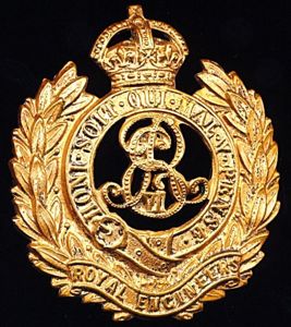 Royal Engineers. EDVII issue King's Crown gilding metal die-struck cap …