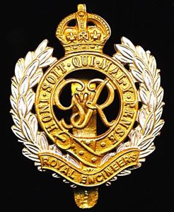 Royal Engineers. GVI King's Crown bi-metal die-struck cap badge with …