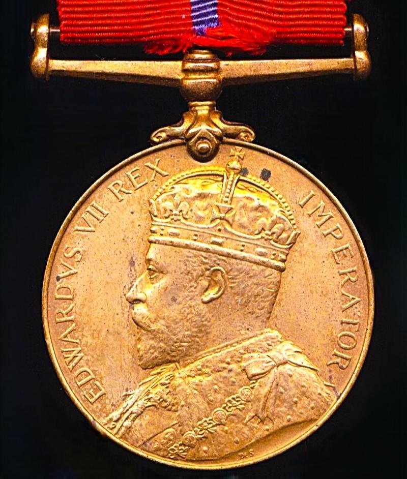 Coronation Medal 1902. Metropolitan Police reverse. Bronze issue (P.C. J. Collins. E. Div.) — image 4