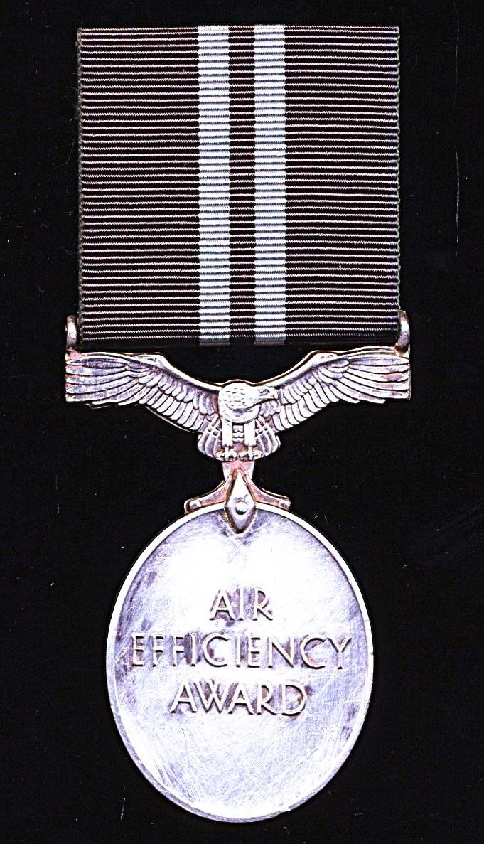 Air Efficiency Award. EIIR issue (2684141 LAC W.S. Sutherland R.Aux.AF) — image 3