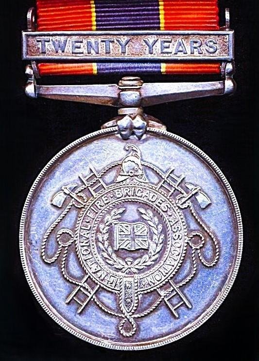 National Fire Brigades Association. Silver 20 years long service medal, with integral top brooch bar 'Twenty Years'. Numbered & named (5442 Nathan Hughes) — image 2