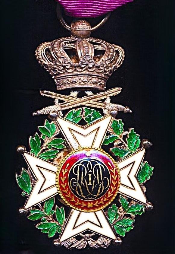 Belgium: Order of Leopold (Ordre de Leopold / Orde van Leopold). Military 'Swords' suspension. 5th Class 'Chevalier' breast badge with uni-lingual 'French' language obverse — image 4