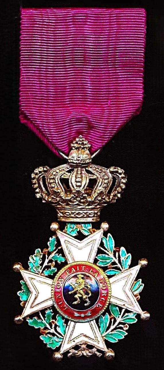 Belgium: Order of Leopold (Ordre de Leopold / Orde van Leopold). 5th Class 'Chevalier' breast badge with uni-lingual 'French' language obverse — image 3