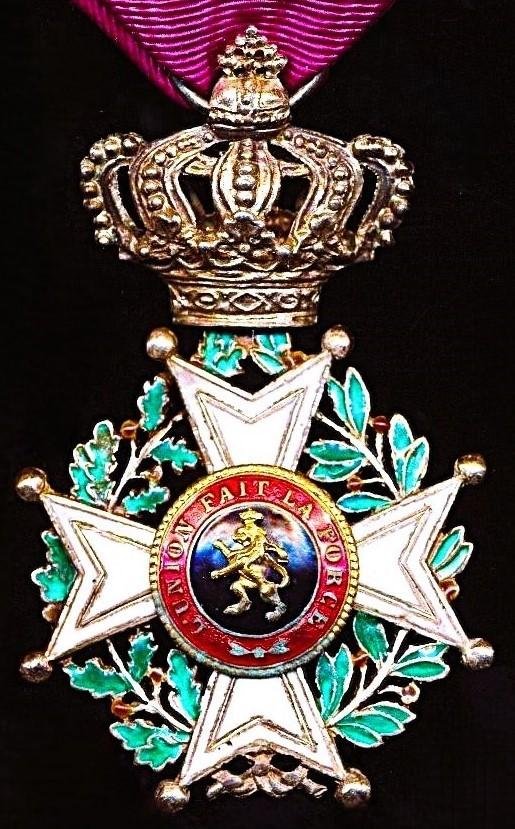 Belgium: Order of Leopold (Ordre de Leopold / Orde van Leopold). 5th Class 'Chevalier' breast badge with uni-lingual 'French' language obverse — image 4