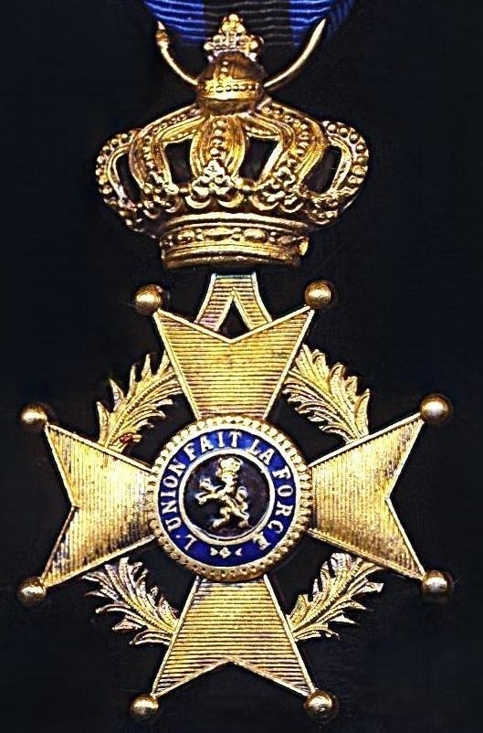 Belgium: Order of Leopold II (Ordre de Leopold II, / Orde van Leopold II). 4th Class. 'Officer' breast badge'. With uni-lingual 'French' language obverse legend (1908-1951) and silk rosette on riband — image 2
