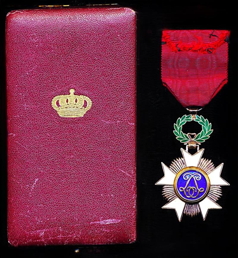 Belgium: Order of the Crown (Ordre de la Couronne / Kroonorde). 5th Class 'Chevalier' breast badge. In silvered, gilt & enamel — image 2