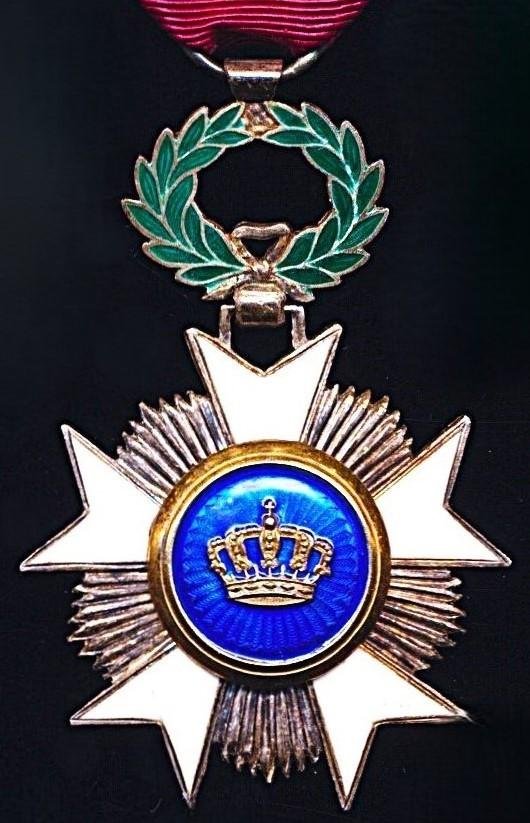 Belgium: Order of the Crown (Ordre de la Couronne / Kroonorde). 5th Class 'Chevalier' breast badge. In silvered, gilt & enamel — image 4