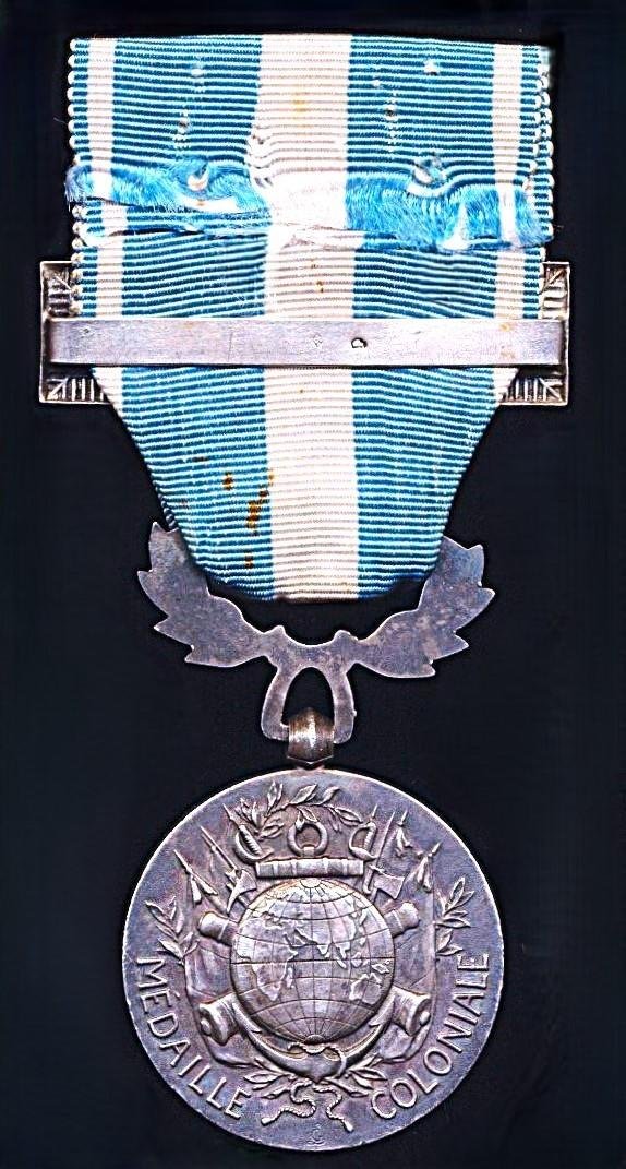 France: Colonial Medal (La Medaille Coloniale). Intermediary '1913' type official Paris Mint medal with single sided wreath suspension. With 1 x clasp (agrafe) 'Haut-Oubanghi' — image 3
